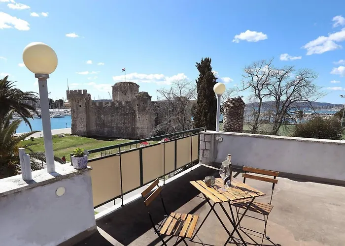 Appartement My Dalmatia - M With Free Parking And Roof Terrace *