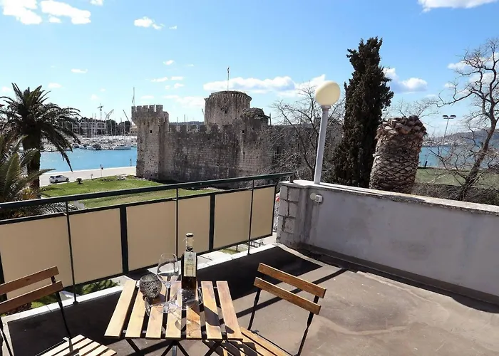 My Dalmatia - M With Free Parking And Roof Terrace * 特罗吉尔