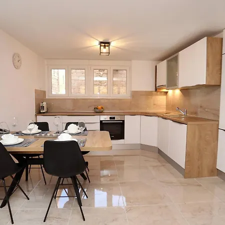 My Dalmatia - M With Free Parking And Roof Terrace Apartman